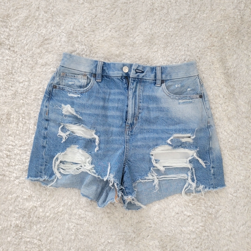 American Eagle distress shorts